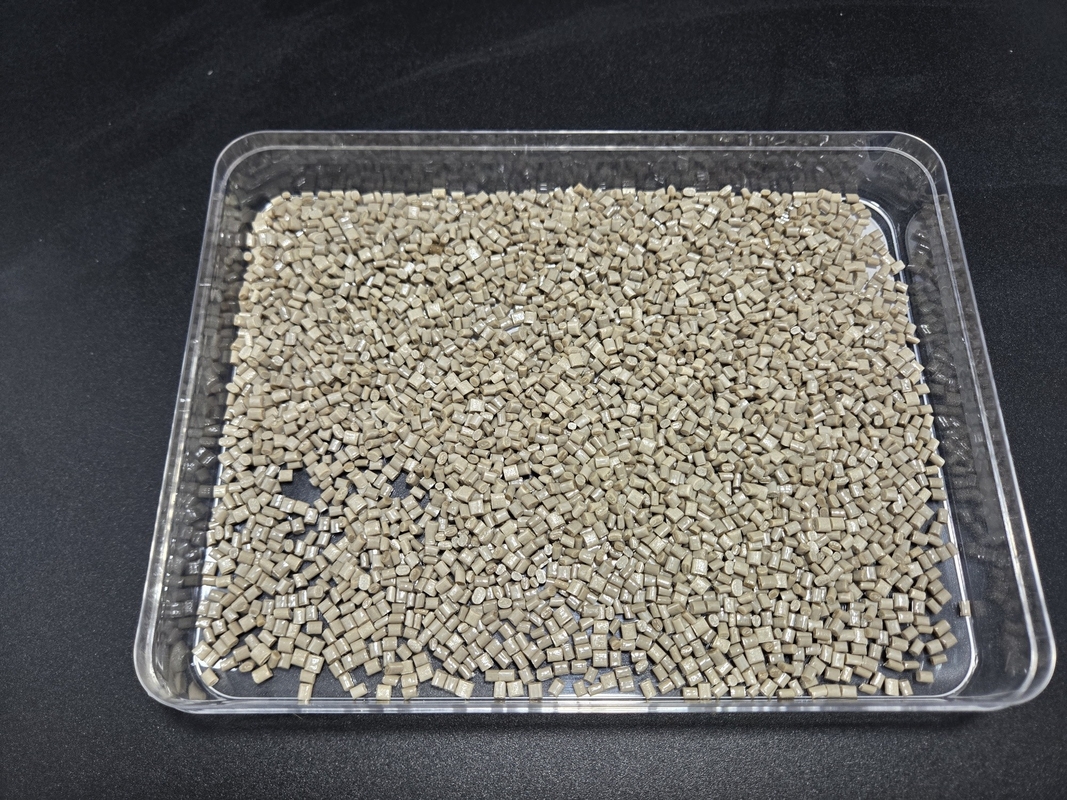 Anti Wear PEEK Pellets สีธรรมชาติ การขัดแย้งต่ําสําหรับเกียร์และเบอร์